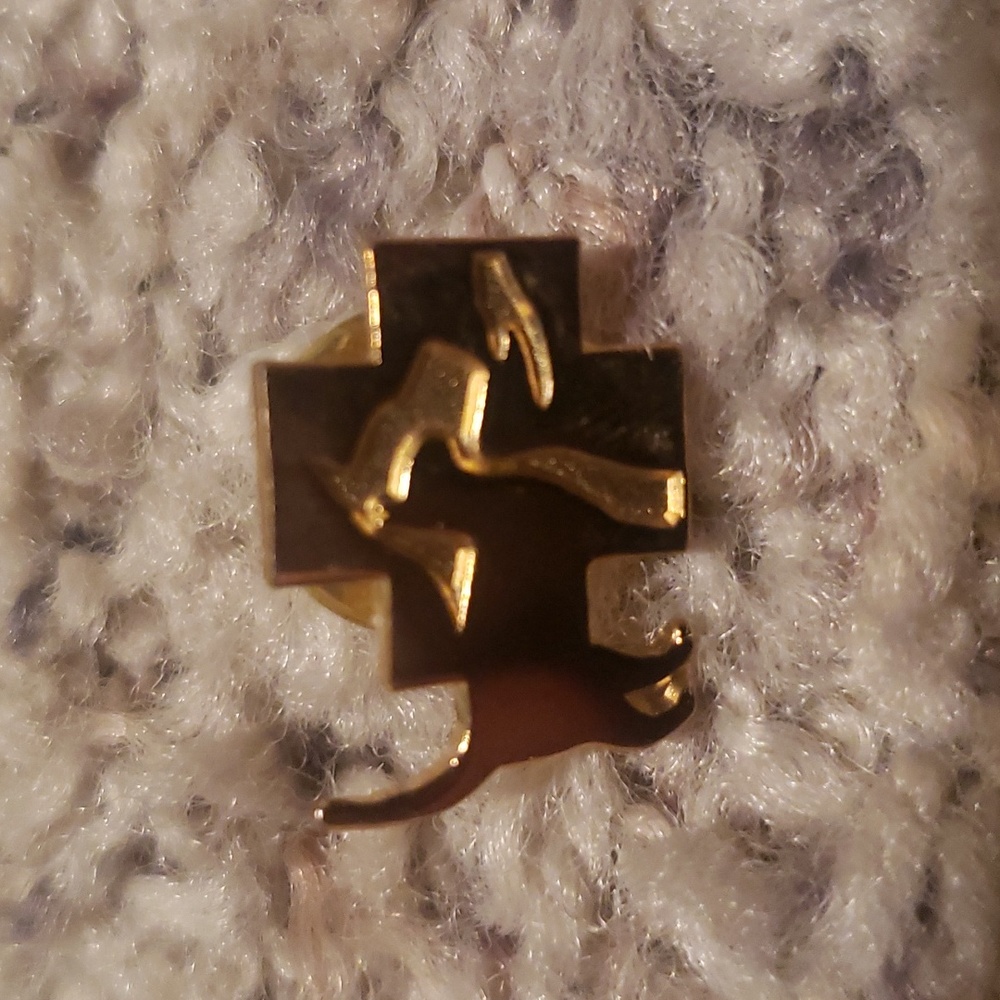 Humane‎ Society Lapel Pin